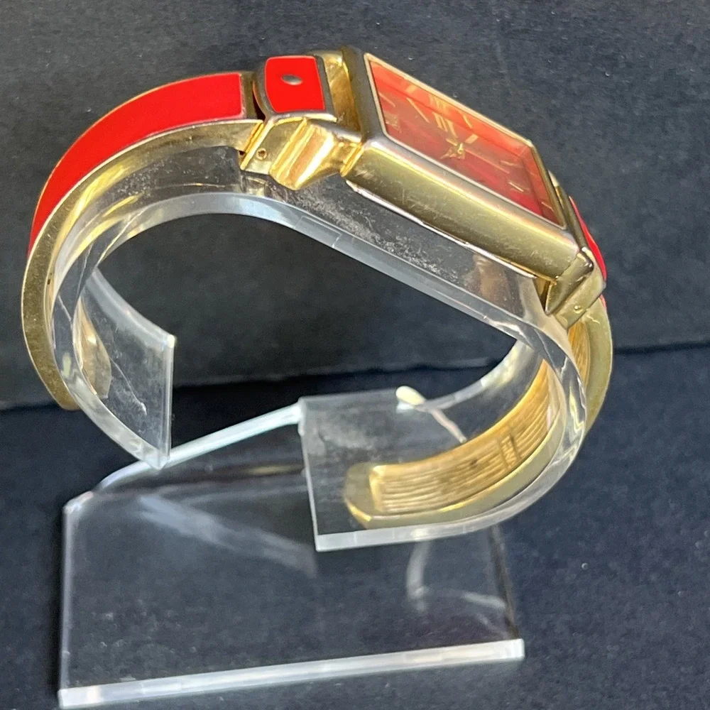 VTG Liz Claiborne NY Red Bracelet Wrist Watch Womens Gold Tone LIZ63RA WORKS